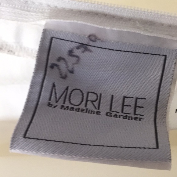 Mori Lee by Madeline Gardner White Beaded Wedding Dress Size 10 New with Tag - Picture 9 of 16